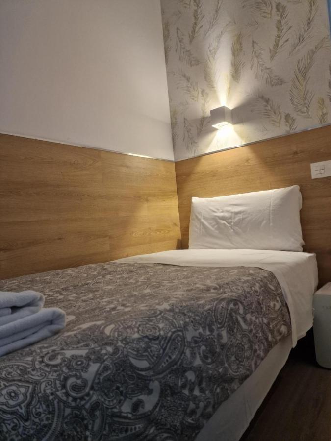 马德里 艾斯帕泰罗斯旅馆酒店 外观 照片
